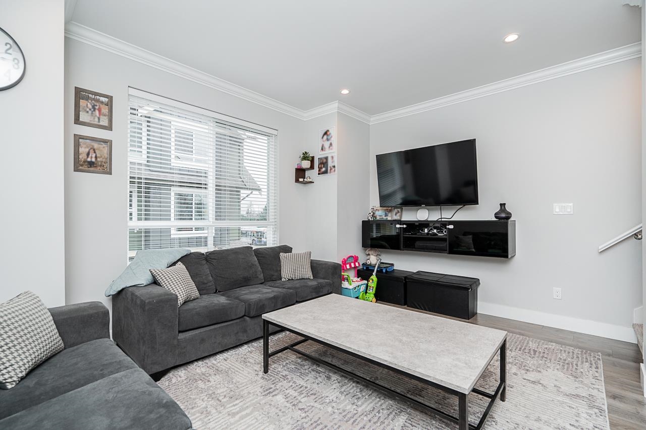 22 430 Duncan Street, Queensborough - r2963579 Image