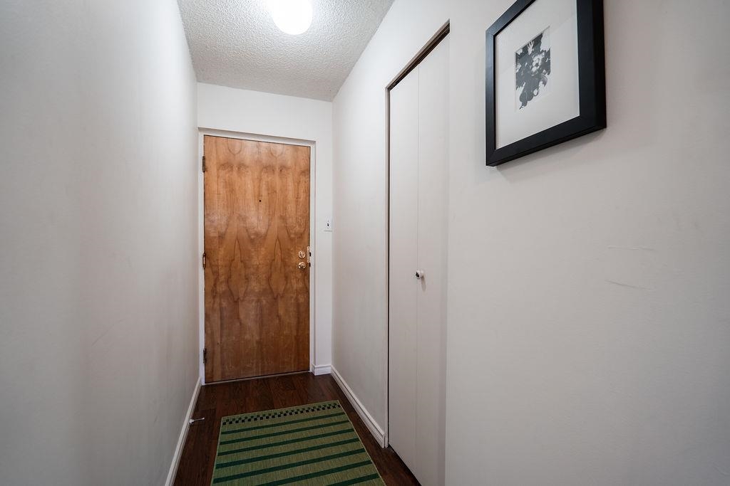 1006 1026 Queens Avenue, Uptown - r2968666 Image