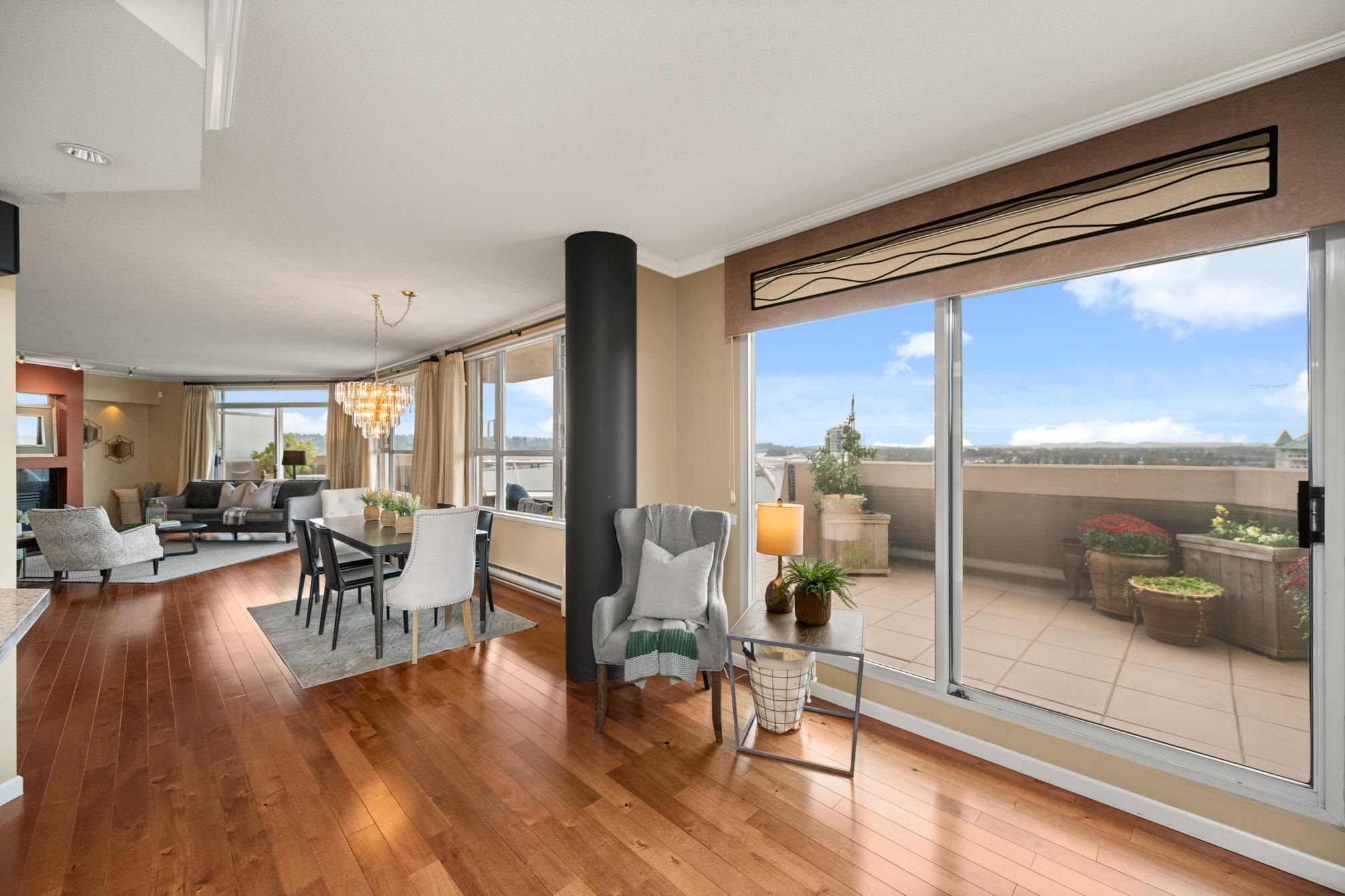 2002 1185 Quayside Drive, Quay - r2938381 Image