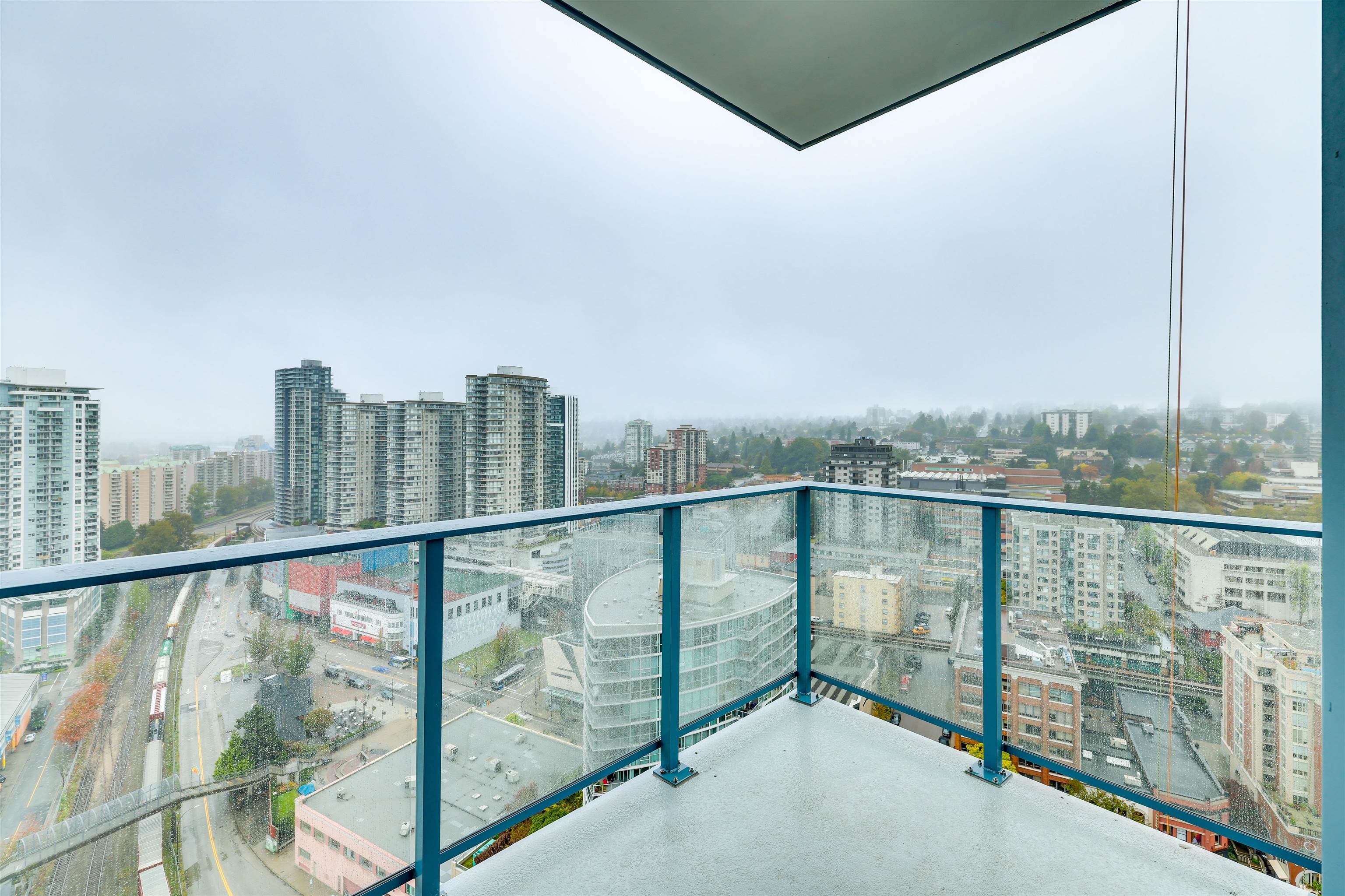 2303 680 Quayside Drive, Quay - r2938753 Image