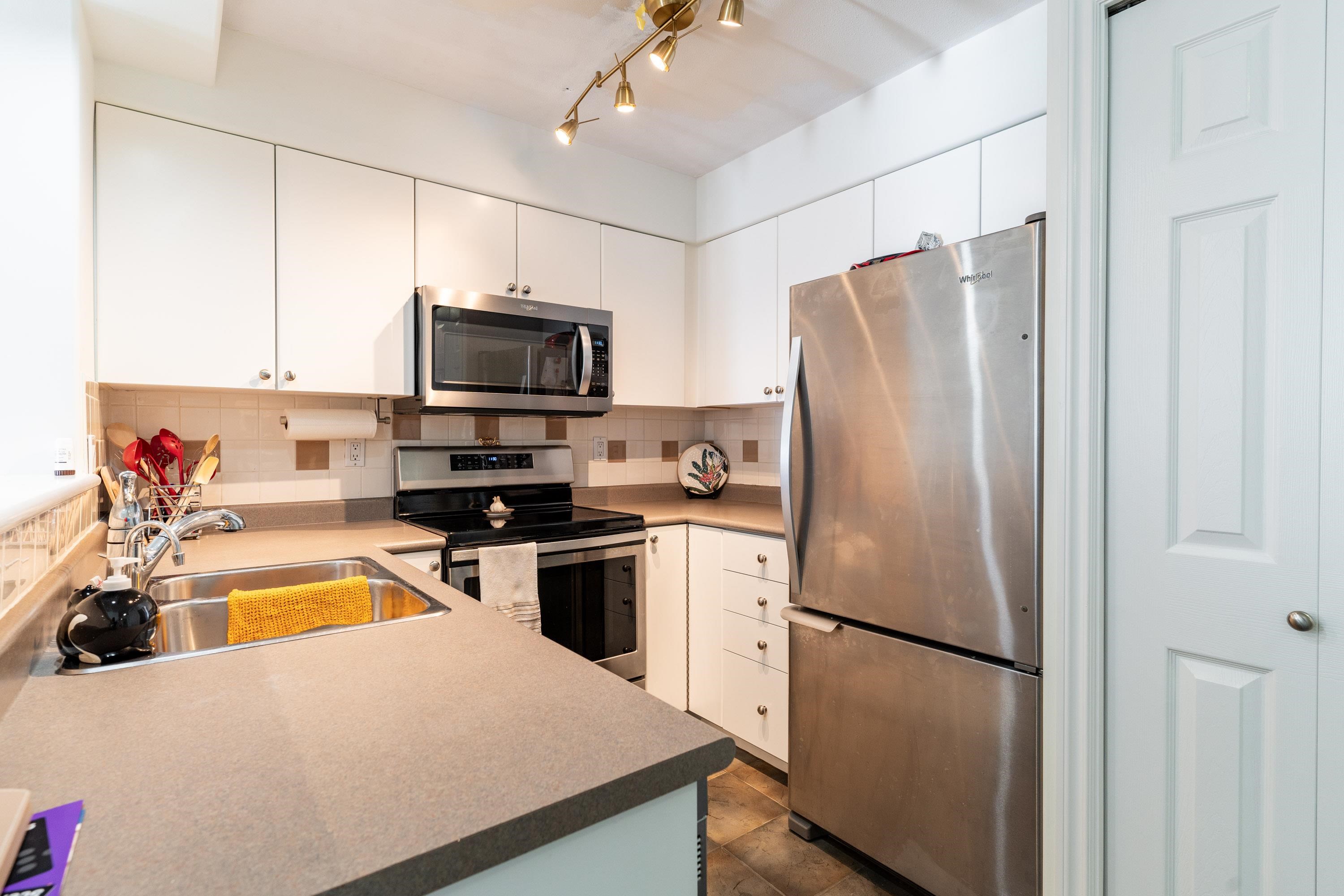 803 680 Clarkson Street, Downtown - r2883931 Image