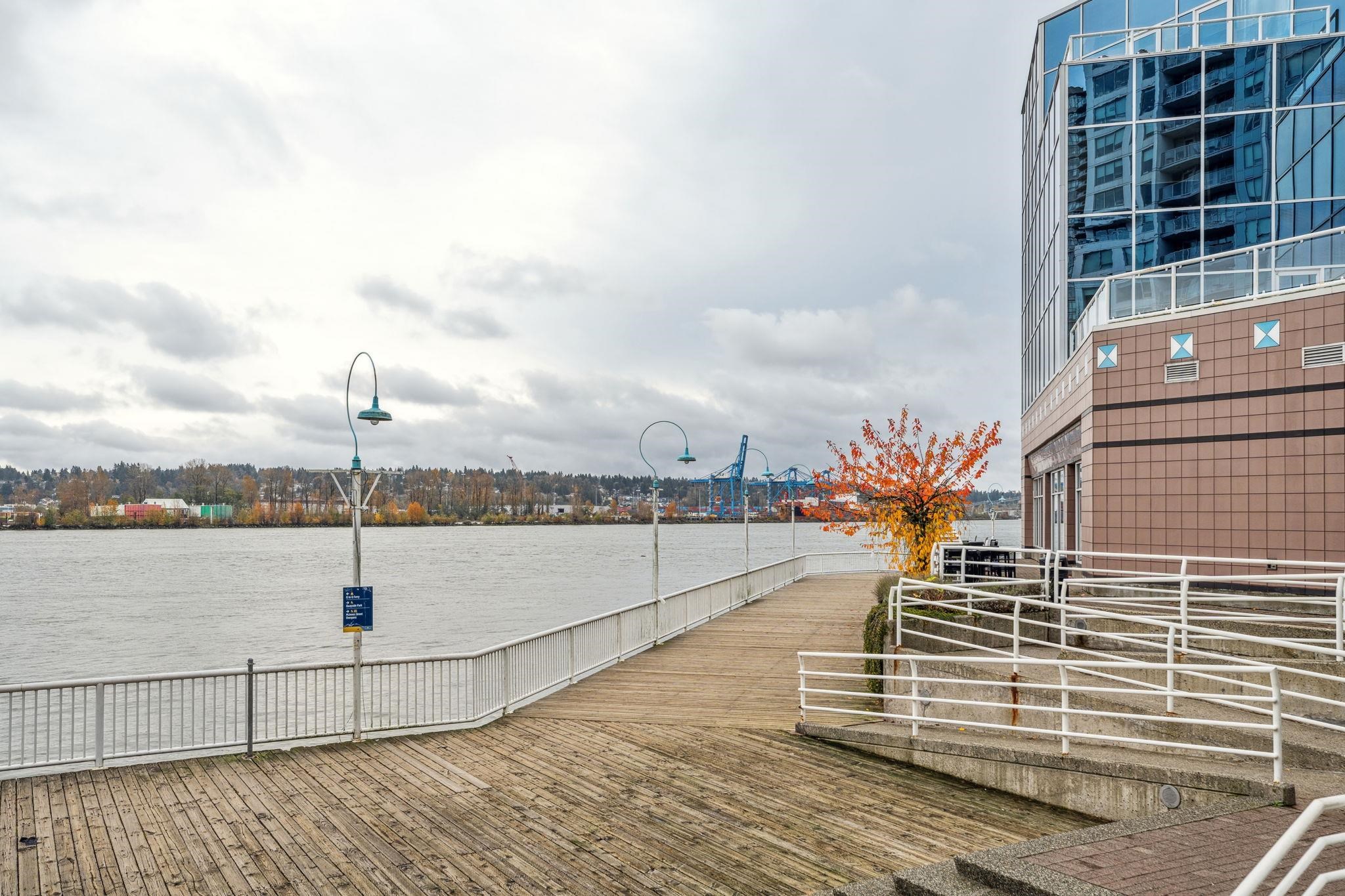 1310 908 Quayside Drive, Quay - r2942112 Image