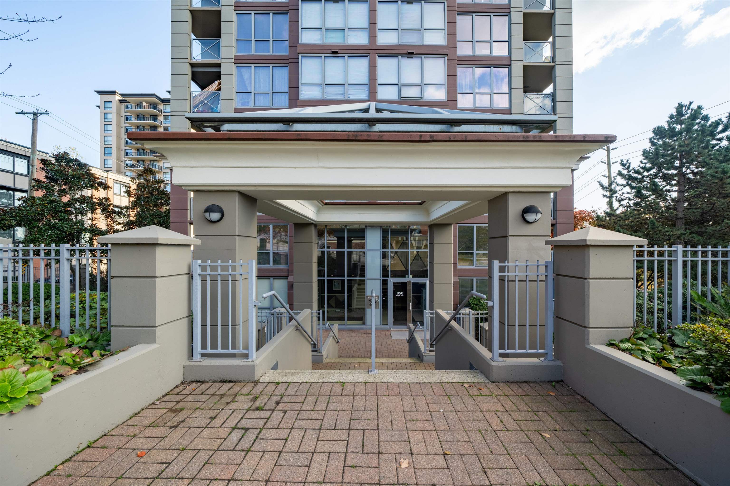 1201 850 Royal Avenue, Downtown - r2949824 Image