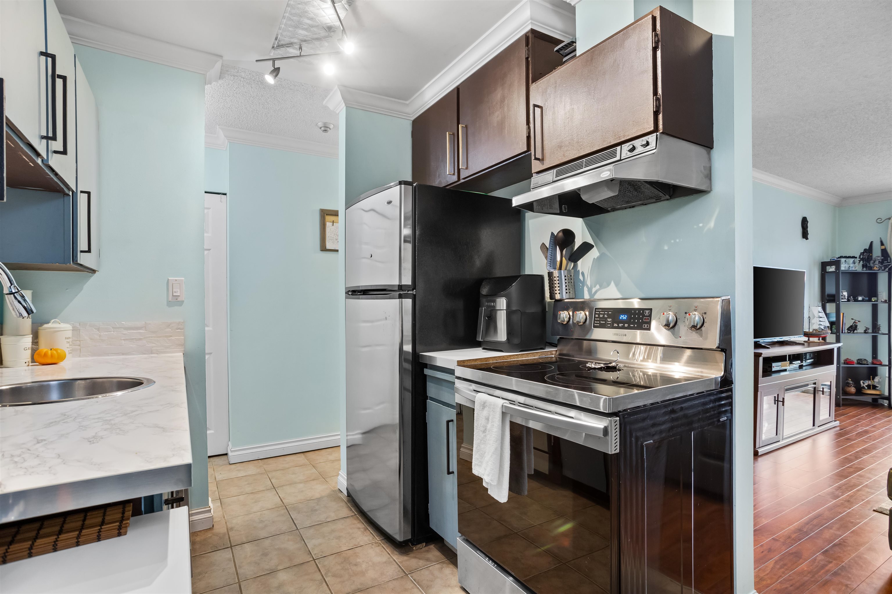 306 315 Tenth Street, Uptown - r2955938 Image