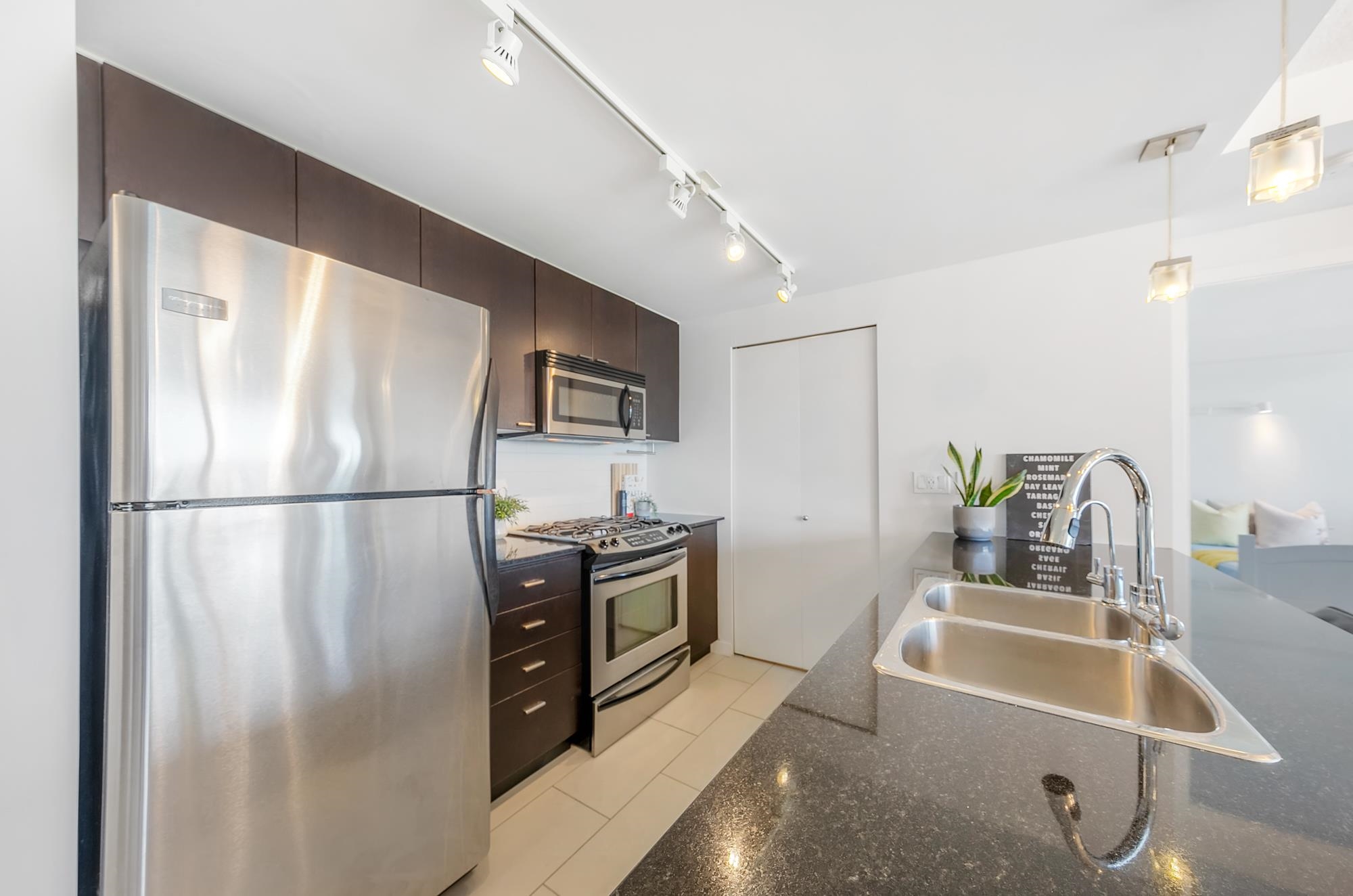 1804 39 Sixth Street, Downtown - r2967793 Image