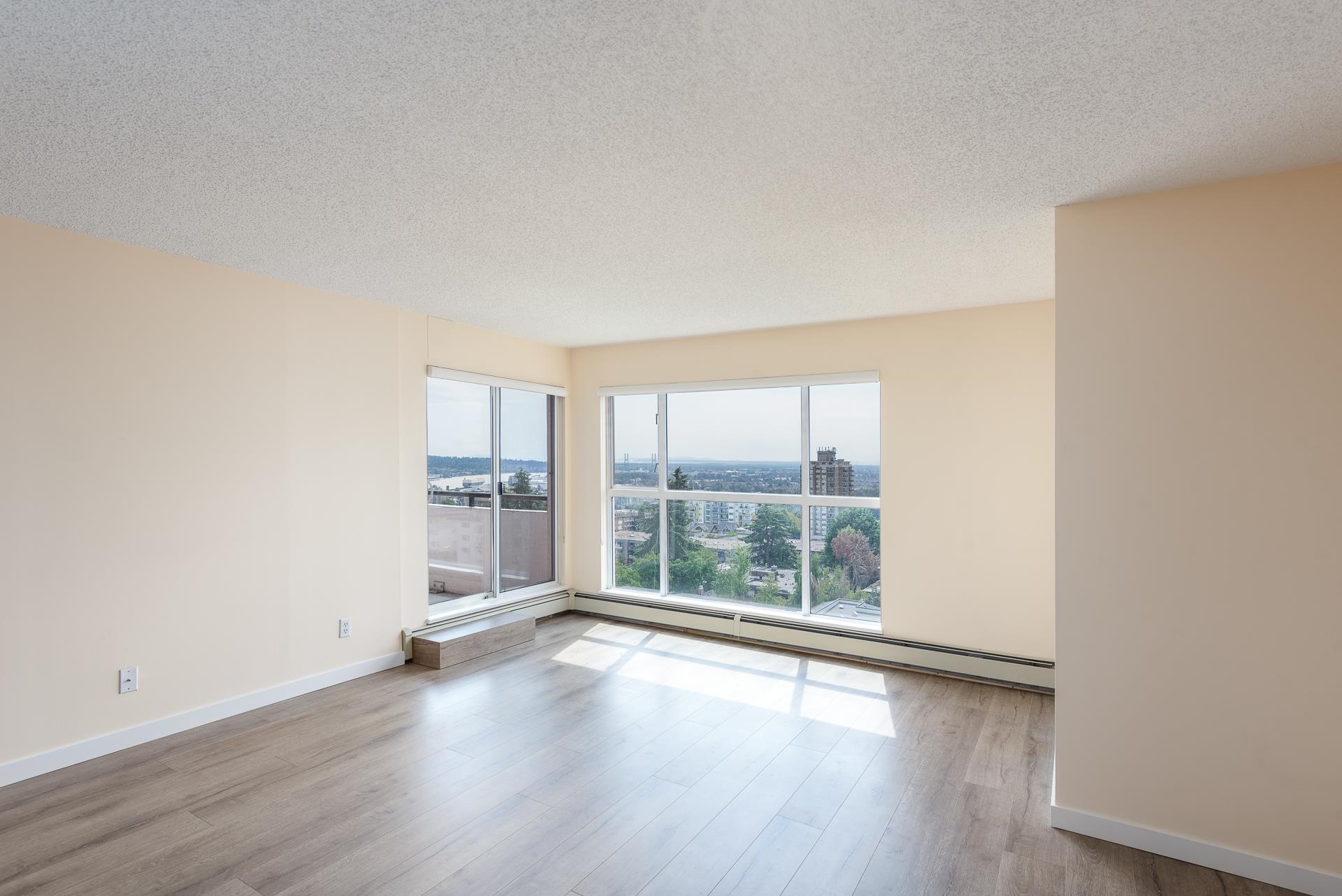 1003 612 Fifth Avenue, Uptown - r2940184 Image