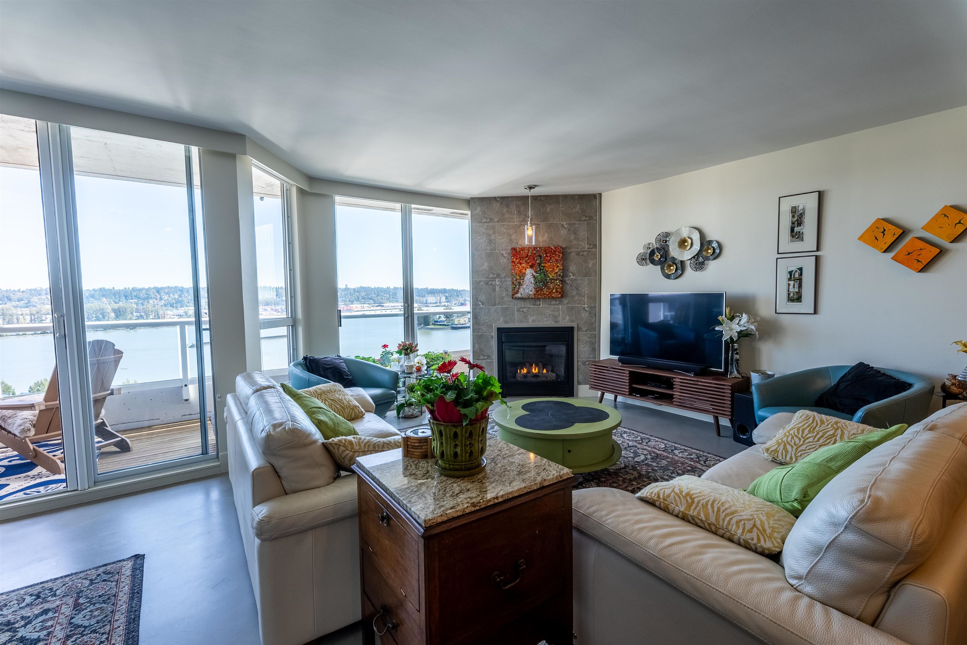 1905 1235 Quayside Drive, Quay - r2928009 Image