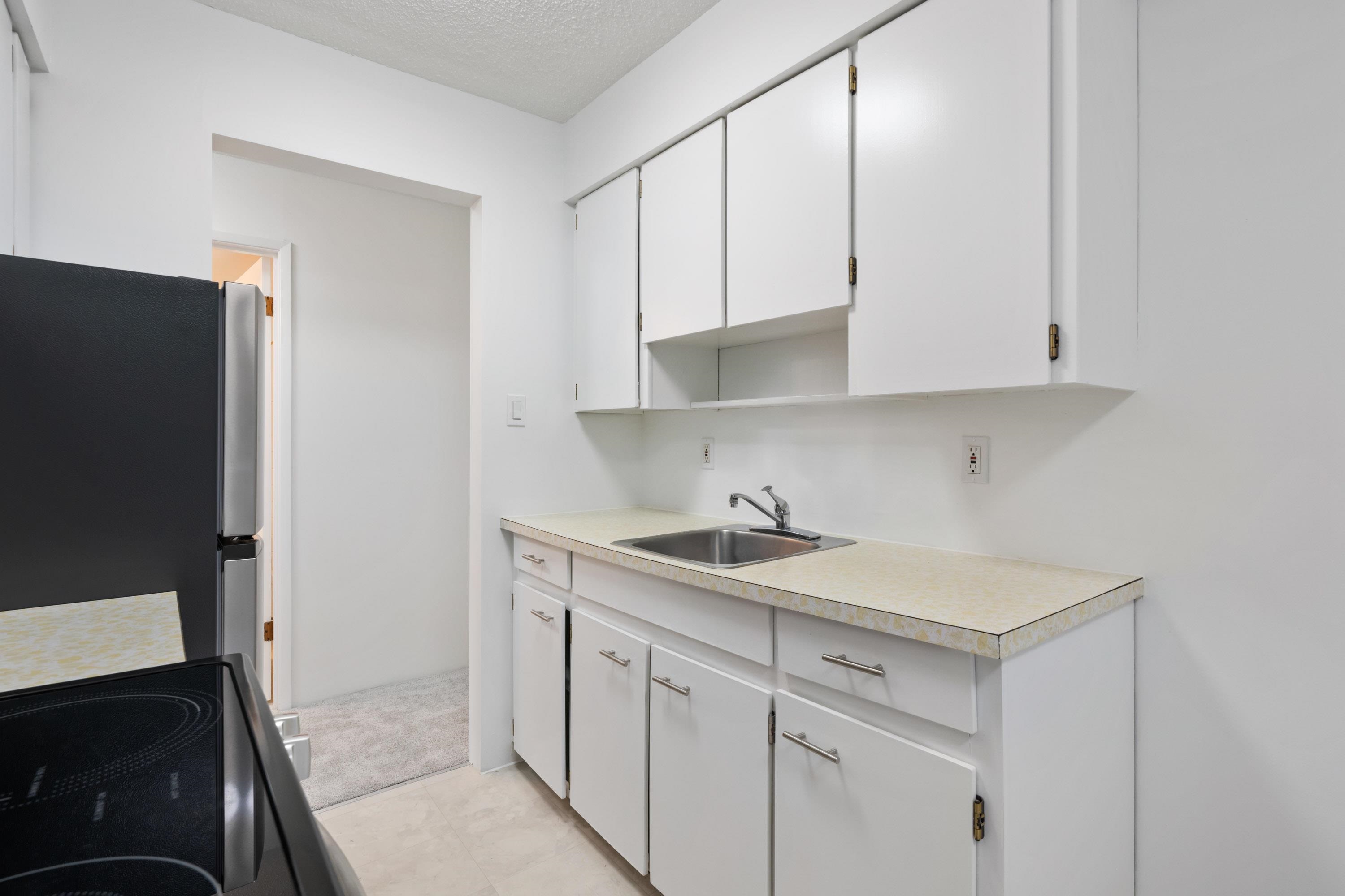 212 910 Fifth Avenue, Uptown - r2943575 Image