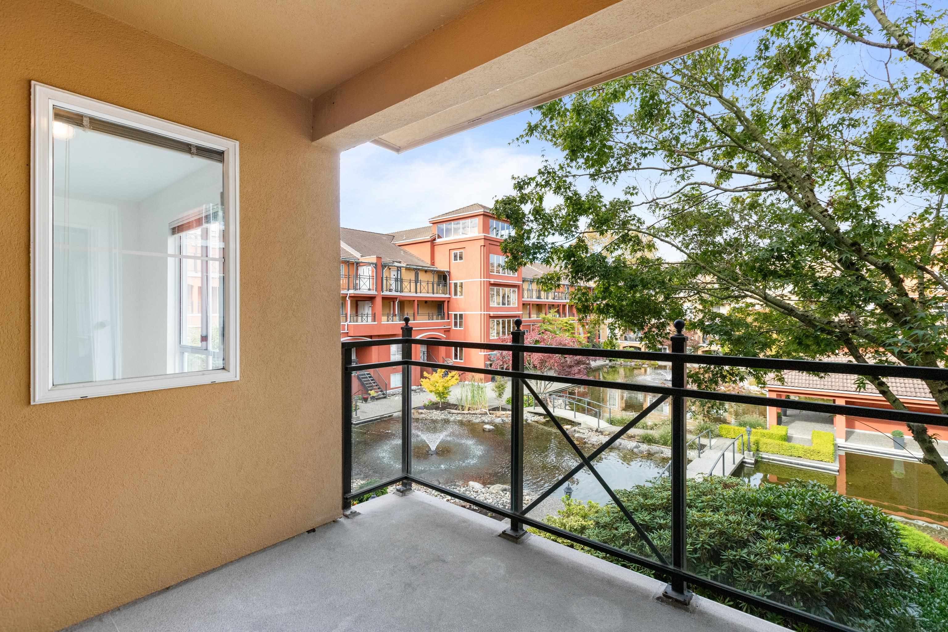 304 6 Renaissance Square, Quay - r2930978 Image